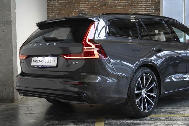 Volvo V60 T6 Plug-in hybrid AWD Plus Dark | Harman Kardon premium audio | Panoramadak | BLIS | Adaptive cruise control | Stoelverwarming | 360° parkeercamera | Parkeersensoren voor + achter | Google infotainment |