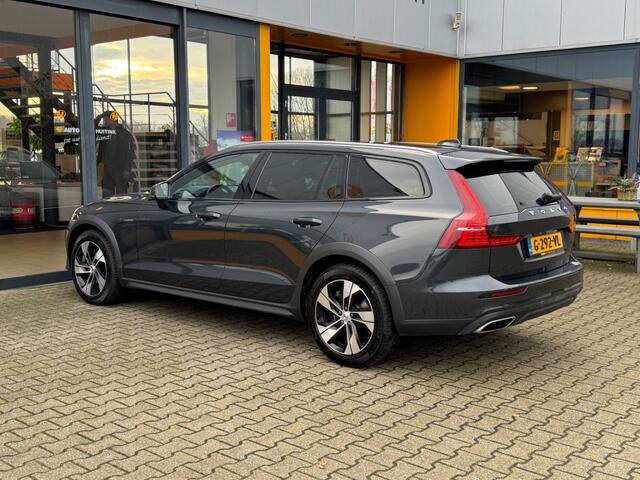 Volvo V60 Cross Country 2.0 T5 AWD Pro - Panoramadak - leer - camera