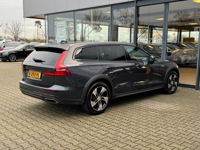 Volvo V60 Cross Country 2.0 T5 AWD Pro - Panoramadak - leer - camera