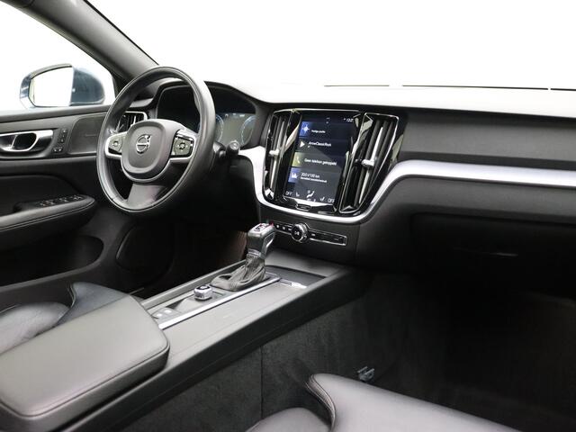 Volvo V60 T5 252PK / Panorama dak / Standkachel / Elektr. stoelen / Lederen bekleding / H&K / Stoel/- en stuurverwarming /