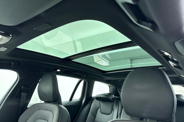 Volvo V60 T6 Automaat Plug-in hybrid AWD Plus Dark Volvo V60 T6 Automaat Plug-in hybrid AWD Plus Dark