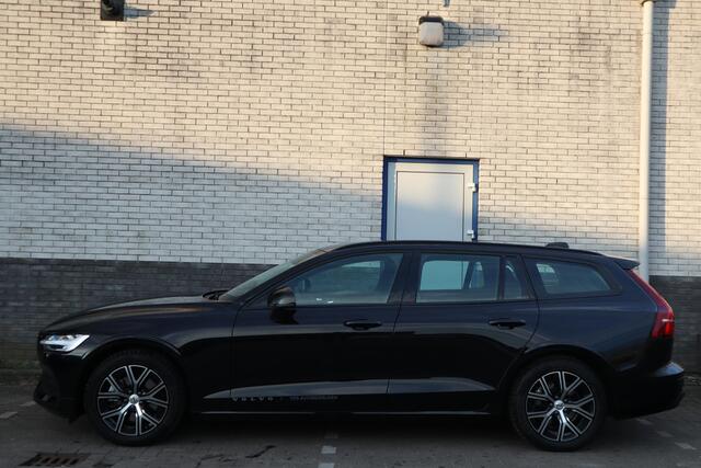 Volvo V60 2.0 B3 Essential Edition | verwarmde voor- en achterstoelen | Stuurverwarming | Pilot Assist