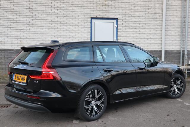 Volvo V60 2.0 B3 Essential Edition | verwarmde voor- en achterstoelen | Stuurverwarming | Pilot Assist