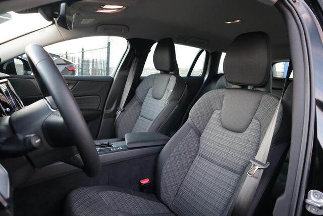 Volvo V60 2.0 B3 Essential Edition | verwarmde voor- en achterstoelen | Stuurverwarming | Pilot Assist