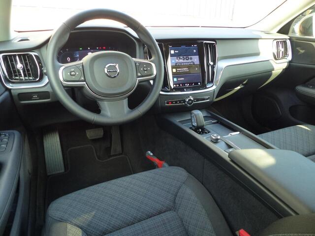 Volvo V60 B3 Essential Edition Volvo V60 2.0 B3 Essential Edition