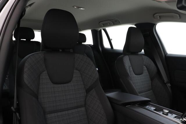 Volvo V60 B3 (M-HYBRID) ESSENTIAL EDITION -CLIMATE|CRUISE|CAMERA|CARPLAY