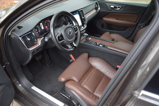 Volvo V60 2.0 T5 Inscription Intellisafe Pro + Surround