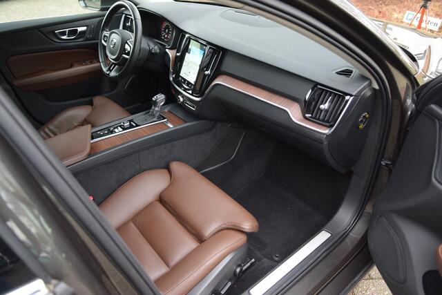 Volvo V60 2.0 T5 Inscription Intellisafe Pro + Surround