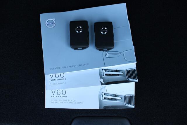 Volvo V60 2.0 T8 Twin Engine AWD R-Design | Schuif\kantel dak | Adapt. Cruise | BLIS | Verw. Stoel & stuurwiel