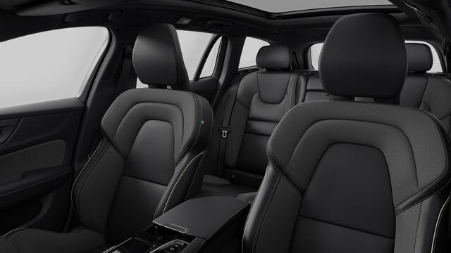 Volvo V60 T6 Plug-in hybrid AWD Plus Dark | UIT VOORRAAD LEVERBAAR | Longe Range | Google | Schuif-/Kanteldak | Getint Glas | Stuurverwarming | DAB | Keyless | Harman Kardon Audio | Stoelverwarming Voor + Achter | Dodehoekdetectie | BLIS | Adaptieve Cruise | 19" LM