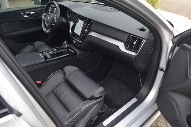 Volvo V60 T8 390PK AWD R-Design Inscription met Pano/Carplay