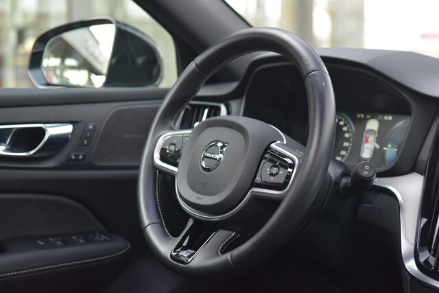 Volvo V60 T8 390PK AWD R-Design Inscription met Pano/Carplay