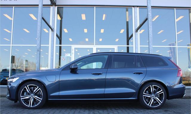 Volvo V60 T8 Recharge AWD R-Design 455PK | Long Range | Trekhaak | Camera | H&K Adio | Verw. Voorruit