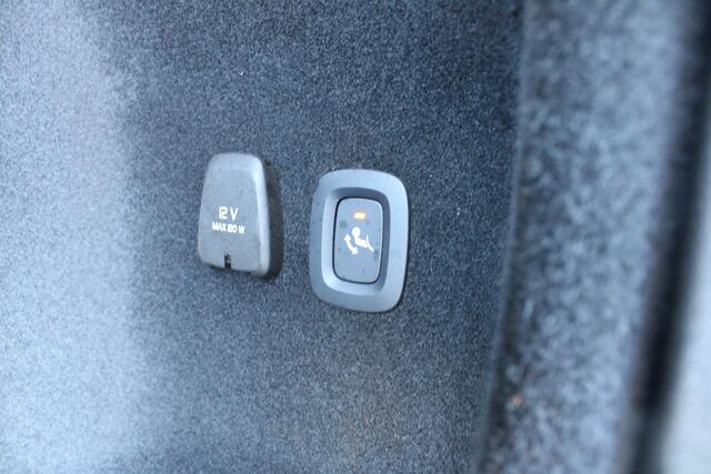 Volvo V60 T8 Recharge AWD R-Design 455PK | Long Range | Trekhaak | Camera | H&K Adio | Verw. Voorruit