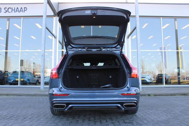 Volvo V60 T8 Recharge AWD R-Design 455PK | Long Range | Trekhaak | Camera | H&K Adio | Verw. Voorruit