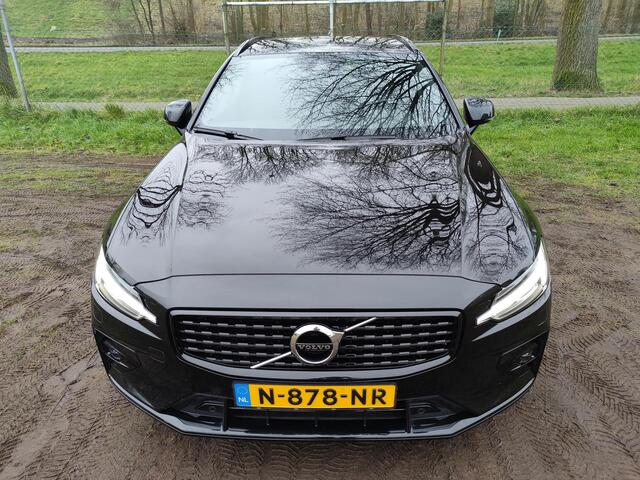 Volvo V60 2.0 B4 R-Design 200pk AUTOMAAT | ADAP CRUISE | HAAK | DODEHOEK | NAVI |