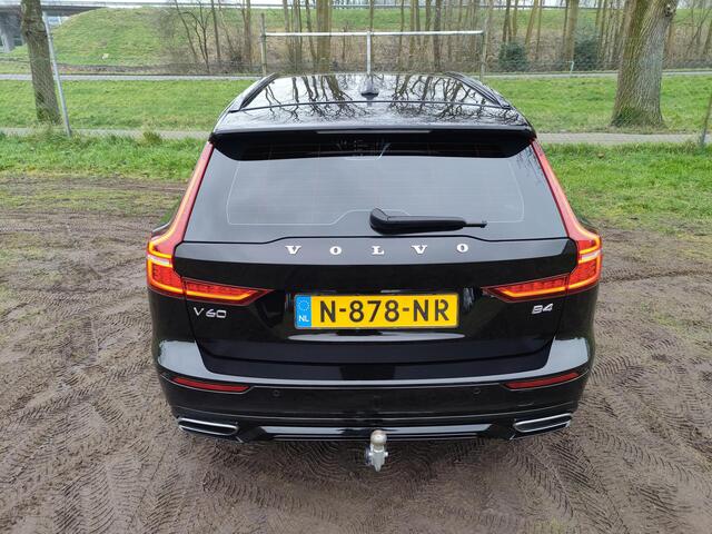 Volvo V60 2.0 B4 R-Design 200pk AUTOMAAT | ADAP CRUISE | HAAK | DODEHOEK | NAVI |