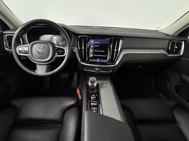 Volvo V60 2.0 B3 Inscription | Dodehoekassistent | Panoramadak | Stoelverwarming | Harman\Kardon | Trekhaak | Elektrische stoelen | Carplay