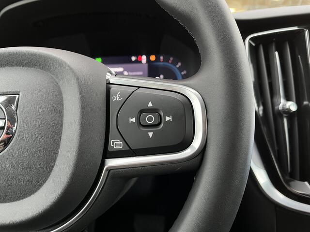 Volvo V60 2.0 B3 Core AUT. | Auto Pilot | Carmera | Stoel/Stuurverw. | Keyless | Intellisafe