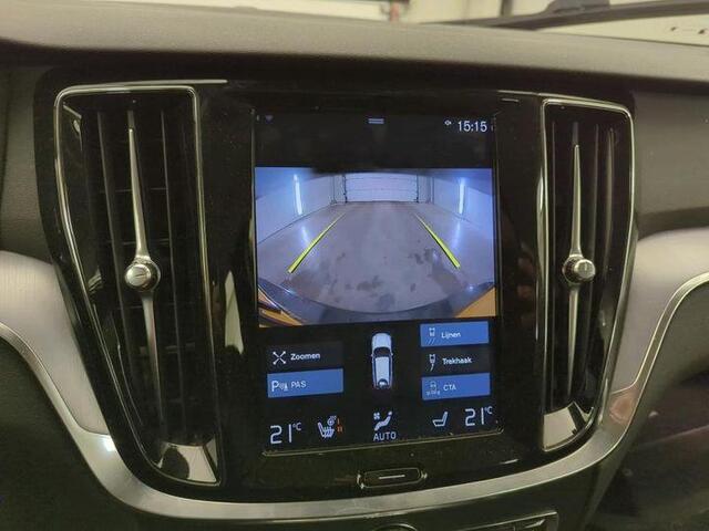 Volvo V60 2.0 T4 Momentum Pro | Trekhaak | Adaptieve Cruise Controle | Blis | Leder | Stoel + stuur verwarming | Standkachel | Camera |