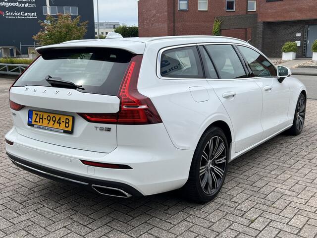 Volvo V60 2.0 T8 Twin Engine 390 pk AWD Inscription Panoramadak Trekhaak Leder Stoelverwarming Standkachel Led Koplampen Apple Carplay Android Auto NL Auto 1e Eigenaar Plug in Hybride BTW Auto