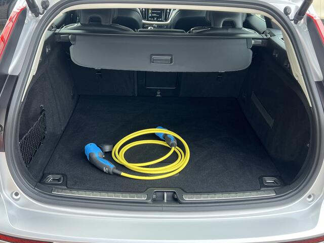 Volvo V60 2.0 T6 340 pk Twin Engine AWD Inscription Navigatie Sportstoelen Stoelverwarming Camera Elek. Bestuurderstoel Leder Trekhaak Dab Carplay NL Auto 1e Eigenaar Plug in Hybride BTW Auto
