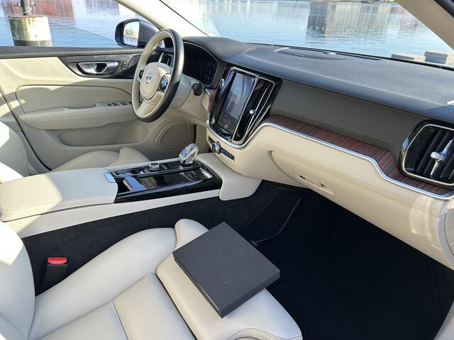 Volvo V60 2.0 T8 Twin Engine AWD R-Design alle opties. bom vol !