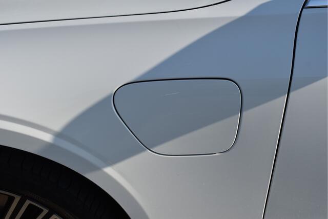 Volvo V60 2.0 T6 Recharge AWD R-Design, PLUG IN HYBRIDE ,PANORAMADAK,BOEKJES ,NAP EN ONDERHOUDSHISTORIE