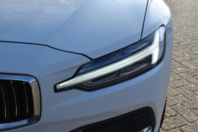 Volvo V60 2.0 T6 Recharge AWD R-Design, PLUG IN HYBRIDE ,PANORAMADAK,BOEKJES ,NAP EN ONDERHOUDSHISTORIE