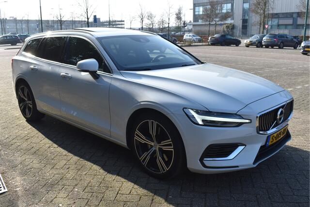 Volvo V60 2.0 T6 Recharge AWD R-Design, PLUG IN HYBRIDE ,PANORAMADAK,BOEKJES ,NAP EN ONDERHOUDSHISTORIE