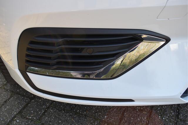 Volvo V60 2.0 T6 Recharge AWD R-Design, PLUG IN HYBRIDE ,PANORAMADAK,BOEKJES ,NAP EN ONDERHOUDSHISTORIE