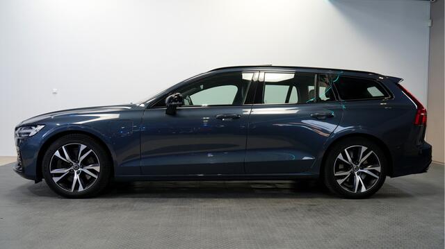 Volvo V60 2.0 T6 Recharge AWD 250kW/340pk Aut8 R-Design PANORAMADAK + HARMAN/KARDON + STOELMASSAGE + ADAPT.CRUISE + BLIS + PILOT ASSIST + STOELVERWARMING V&A + HEAD-UP + STOELMASSAGE&-VENTILATIE + 360 CAMERA + PARKSENSOREN + 18" LM-VELGEN!!