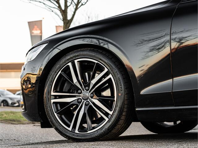 Volvo V60 2.0 B5 R-Design PANO 19 INCH HARMON KARDON LEDER LED CAMERA ADAP CRUISE BOMVOL!!
