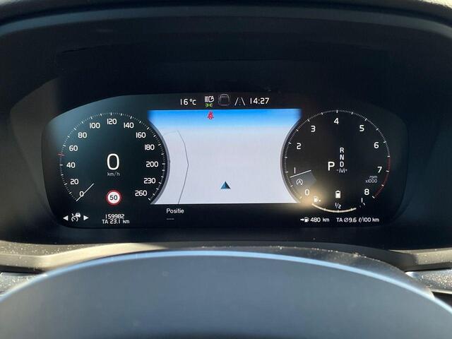 Volvo V60 2.0 B3 Momentum Advantage | Trekhaak | Advantage Sport Pack | 19" Velgen | Leer | Adaptive Cruise | BLIS | Stoel & Stuurverwarming | CarPlay | Parkeercamera |