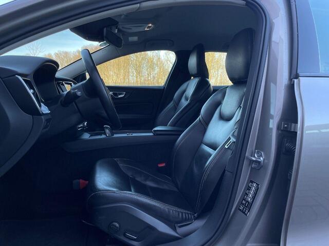Volvo V60 2.0 B3 Momentum Advantage | Trekhaak | Advantage Sport Pack | 19" Velgen | Leer | Adaptive Cruise | BLIS | Stoel & Stuurverwarming | CarPlay | Parkeercamera |