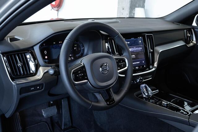 Volvo V60 T6 Automaat Plug-in hybrid AWD Ultra Dark | Panoramadak | 360° parkeercamera | Parkeersensoren voor + achter | Harman Kardon premium audio | Google infotainment | Stoelverwarming | Stuurwielverwarming | Parkeerverwarming | BLIS | Adaptive cruise control 