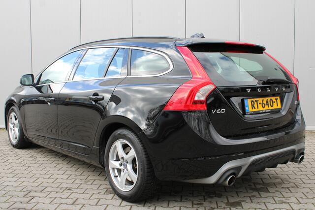 Volvo V60 2.0 D3 R-Design | Keyless Drive | Achteruitrijcamera | Stoel/Stuurverwarming |