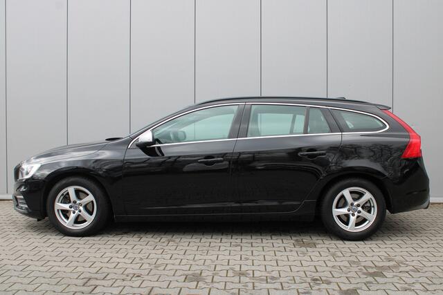 Volvo V60 2.0 D3 R-Design | Keyless Drive | Achteruitrijcamera | Stoel/Stuurverwarming |