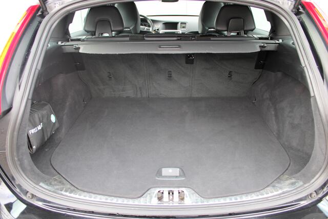 Volvo V60 2.0 D3 R-Design | Keyless Drive | Achteruitrijcamera | Stoel/Stuurverwarming |