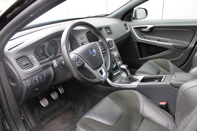 Volvo V60 2.0 D3 R-Design | Keyless Drive | Achteruitrijcamera | Stoel/Stuurverwarming |