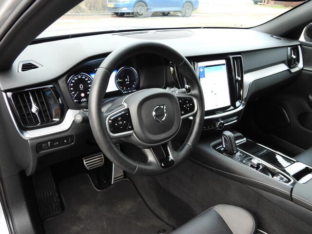 Volvo V60 2.0 T8 Recharge AWD R-Design LEER/CAMERA/H&K/TREKHAAK/19"LMV!
