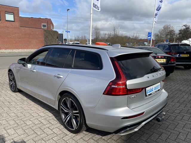 Volvo V60 2.0 T6 340 pk Recharge AWD R-Design Trekhaak Panodak Elek.stoelen + Nappa Leer Stoelverwarming + Ventilatie Stuurverwarming 19 Inch Velgen Carplay Extra Getint Glas Donkere Hemel 1e Eigenaar Plug In Hybride