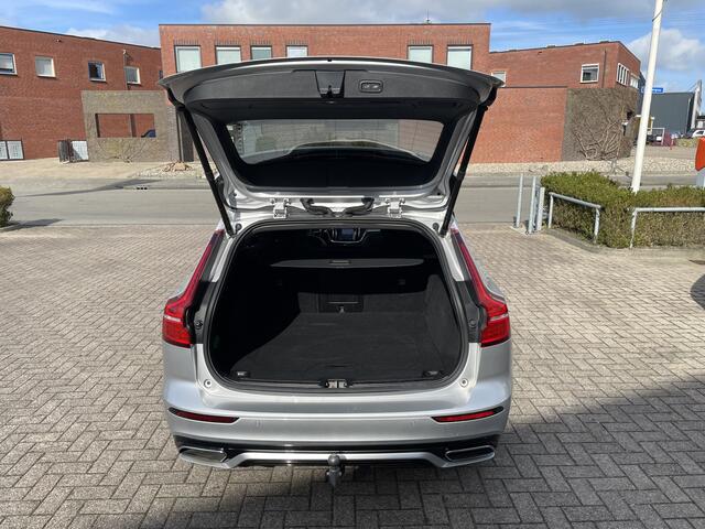 Volvo V60 2.0 T6 340 pk Recharge AWD R-Design Trekhaak Panodak Elek.stoelen + Nappa Leer Stoelverwarming + Ventilatie Stuurverwarming 19 Inch Velgen Carplay Extra Getint Glas Donkere Hemel 1e Eigenaar Plug In Hybride