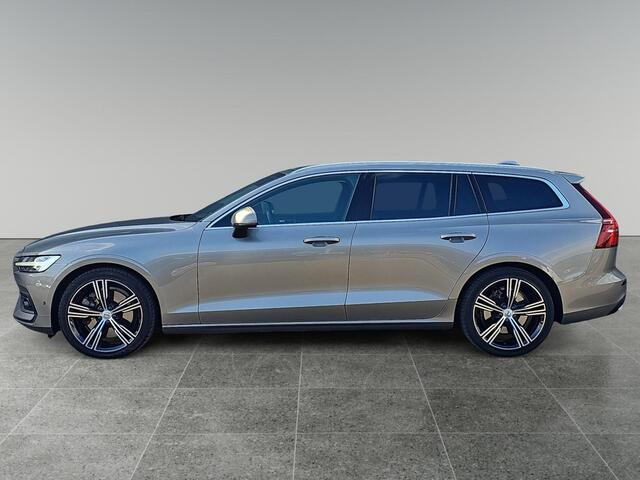 Volvo V60 2.0 T5 Momentum | Verwarmbare voorruit | Extra getint glas | 2-zone Climate Control |