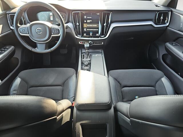 Volvo V60 2.0 T5 Momentum | Verwarmbare voorruit | Extra getint glas | 2-zone Climate Control |