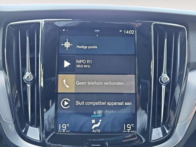 Volvo V60 2.0 T5 Momentum | Verwarmbare voorruit | Extra getint glas | 2-zone Climate Control |
