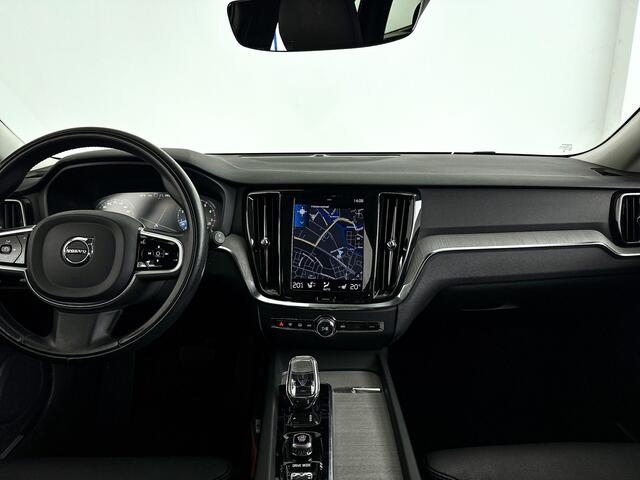 Volvo V60 B4 Aut. Inscription | Trekhaak | Stoel- en stuurverwarming | Parkeercamera