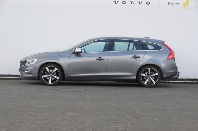 Volvo V60 T4 190PK Automaat Business Sport / Adaptieve cruise control / BLIS / Trekhaak / Leder met alcantara bekleding / Parkeersensoren met camera / Stoelverwarming / Standkachel