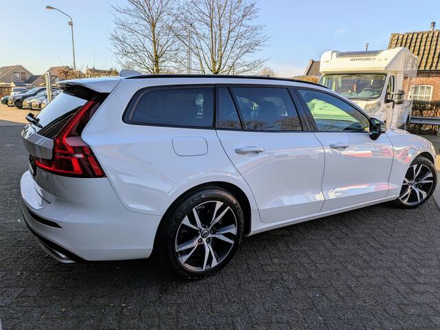Volvo V60 2.0 T8 Recharge AWD R-Design, Four-C,Pano,HarmanKardon, Adaptive cruise,HUD.