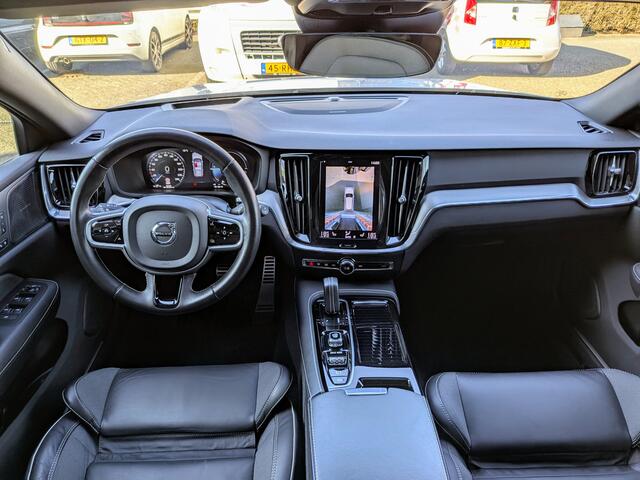 Volvo V60 2.0 T8 Recharge AWD R-Design, Four-C,Pano,HarmanKardon, Adaptive cruise,HUD.